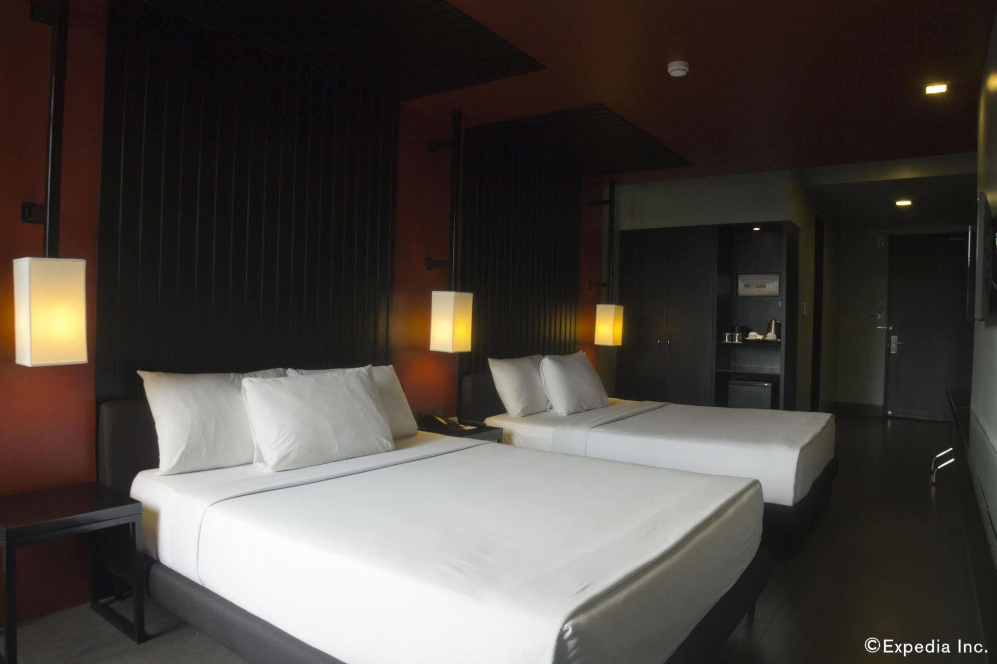 Amelie Hotel Маніла Екстер'єр фото
