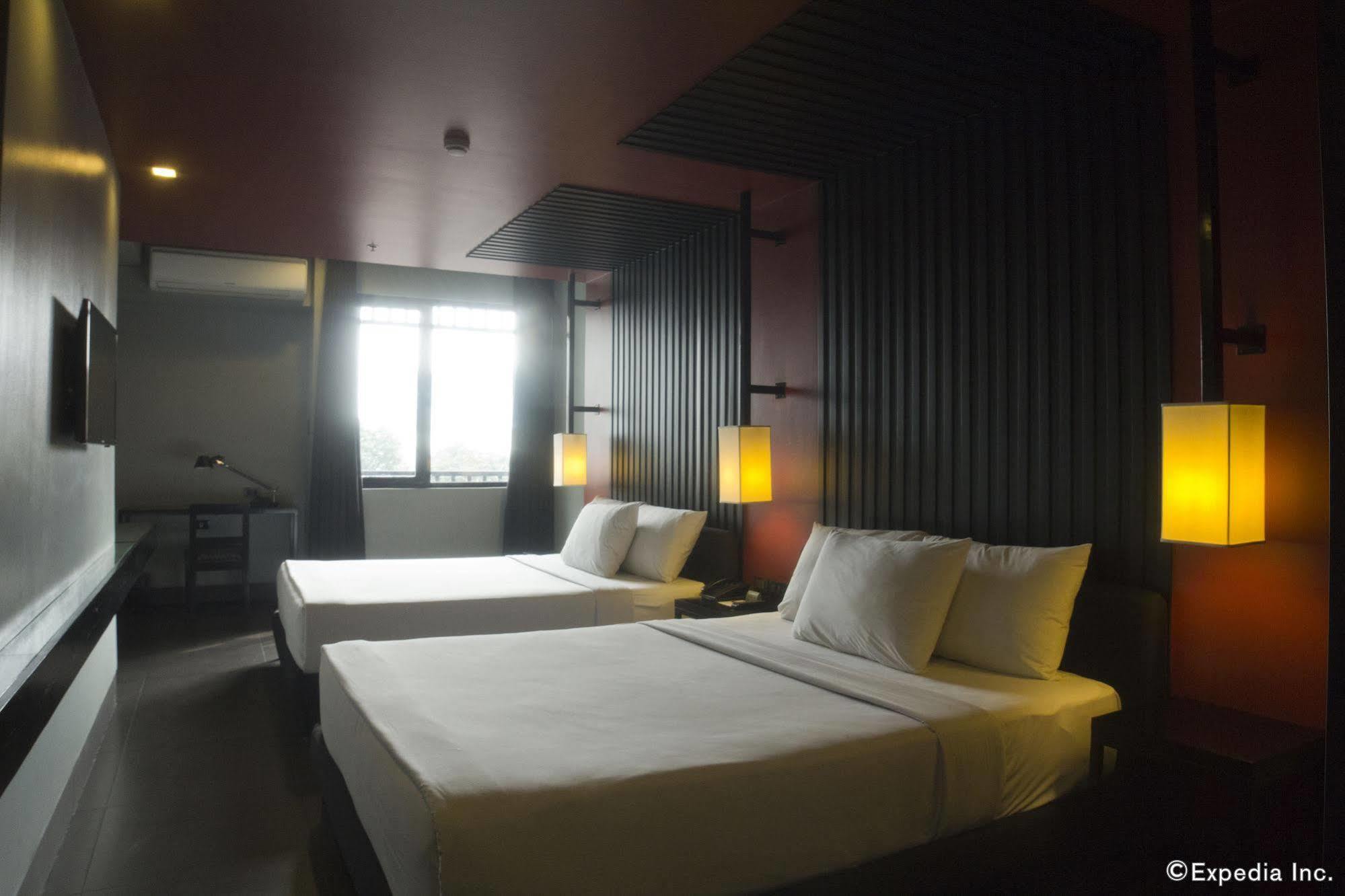 Amelie Hotel Маніла Екстер'єр фото